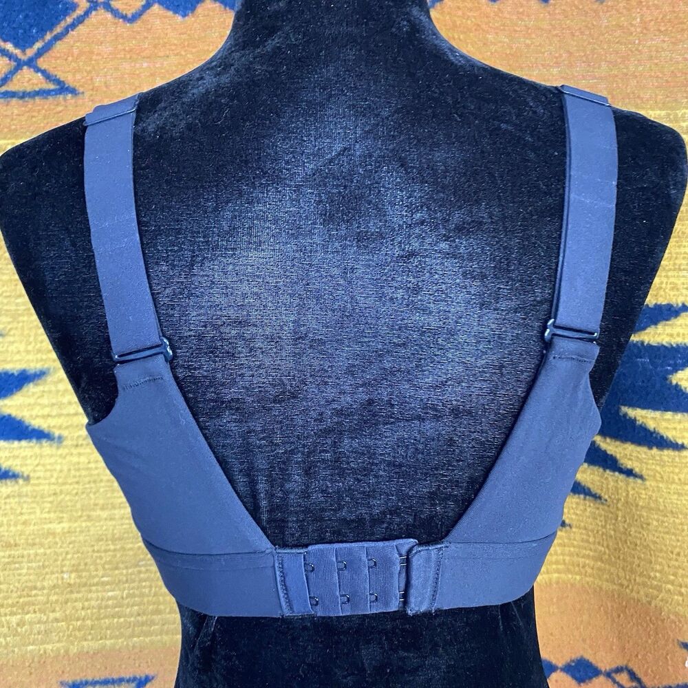 Under Armor Eclipse High Impact Sports Bra. Size 34C. Padded. Adjustable. - Picture 2 of 11